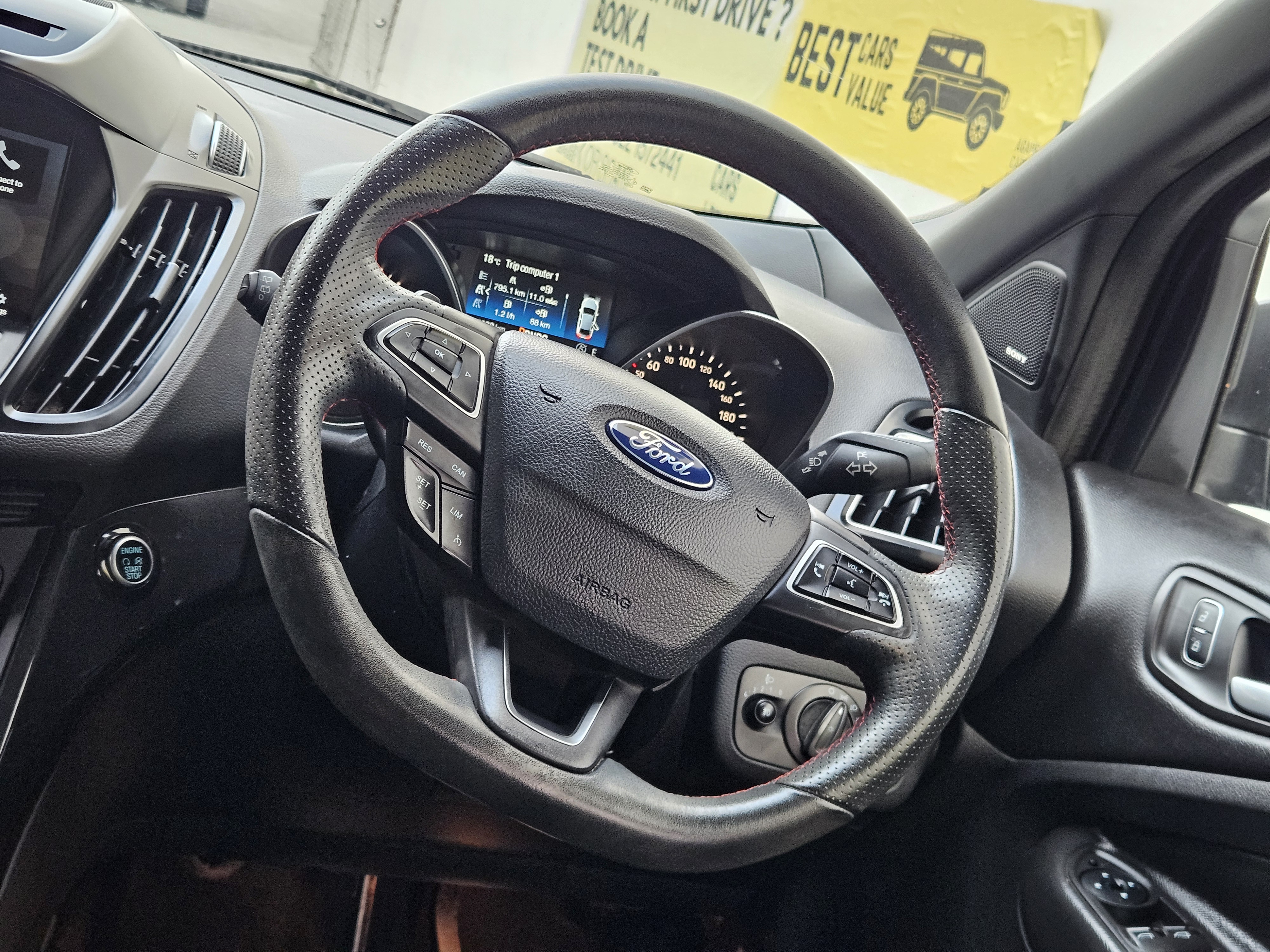 2020 Ford Escape ST - LINE photo 6