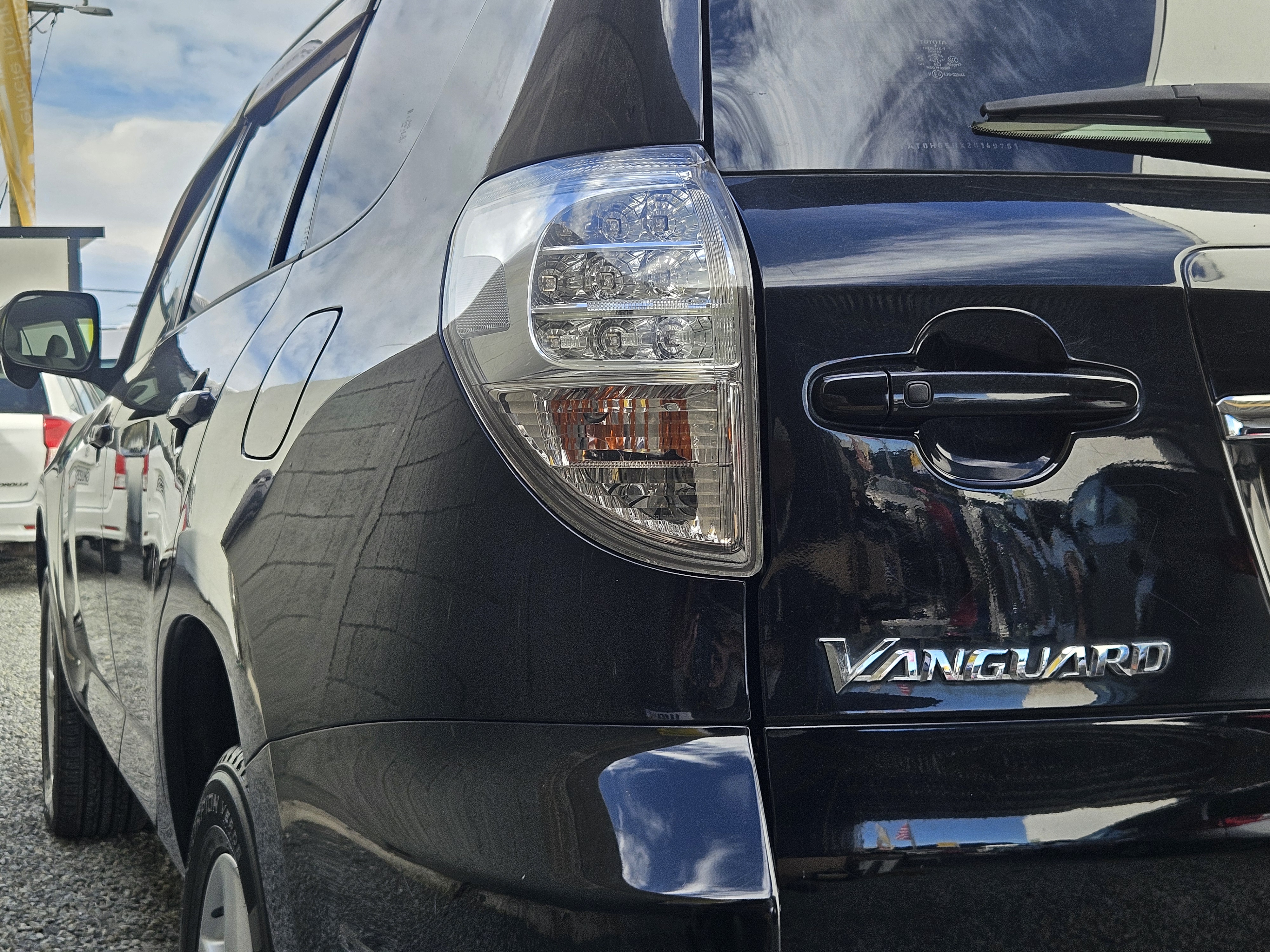 2007 Toyota Vanguard 4WD photo 13