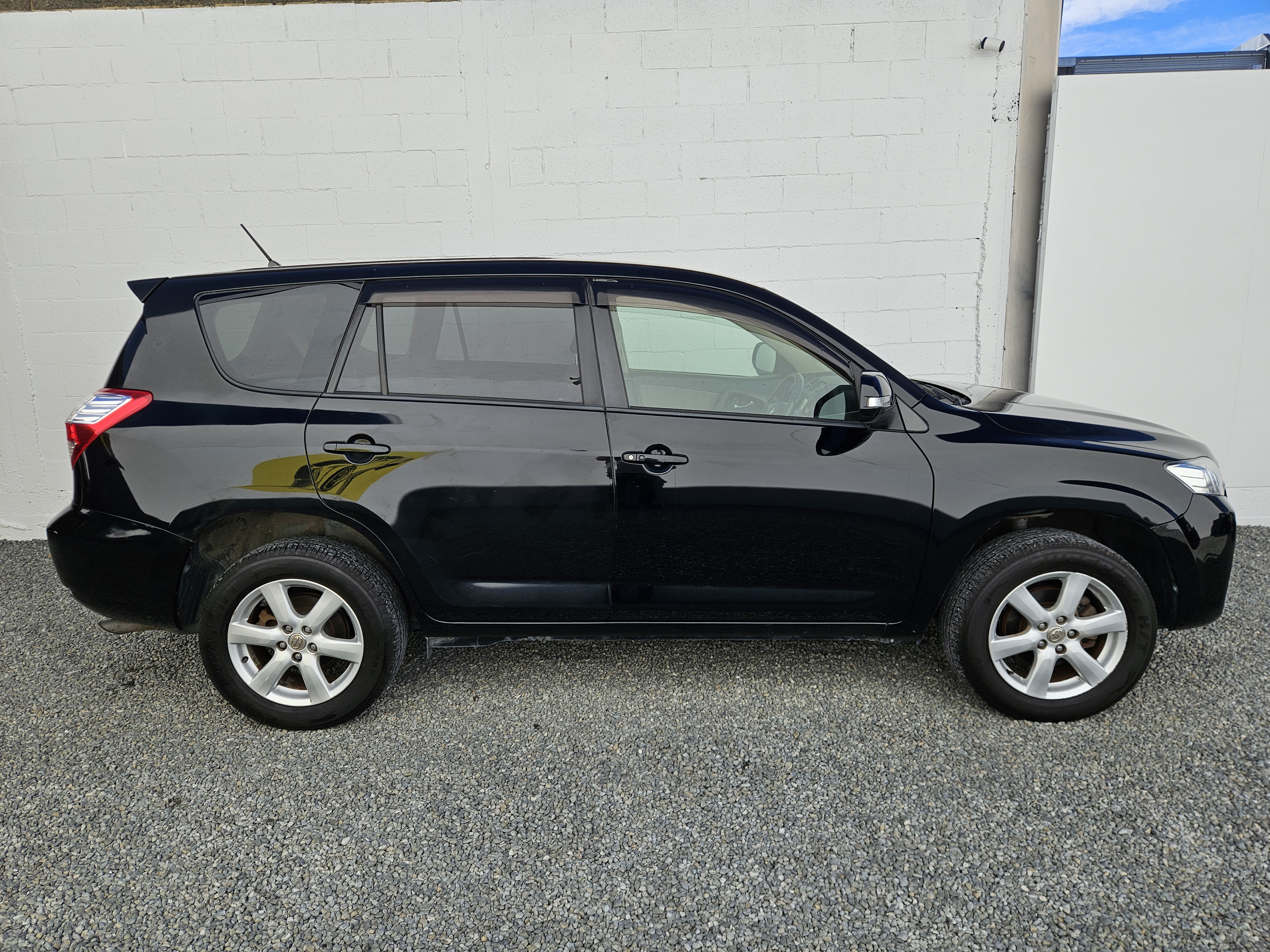 2008 Toyota Vangaurd 4WD photo 3