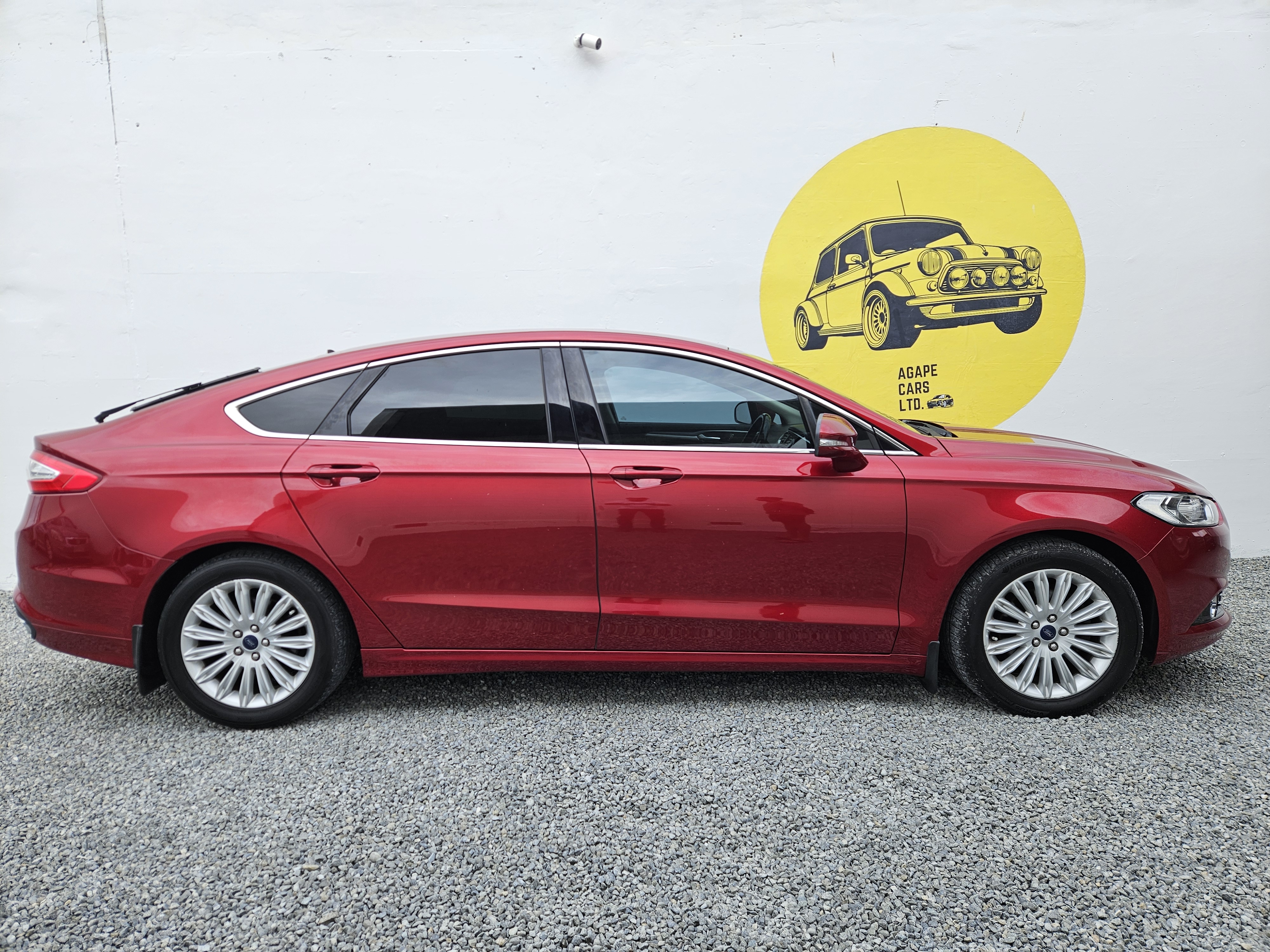 2015 Ford Mondeo photo 2