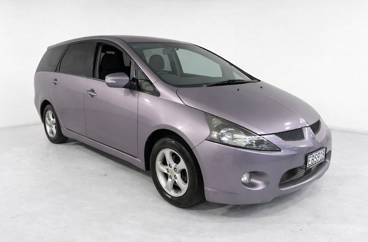 2004 MITSUBISHI GRANDIS