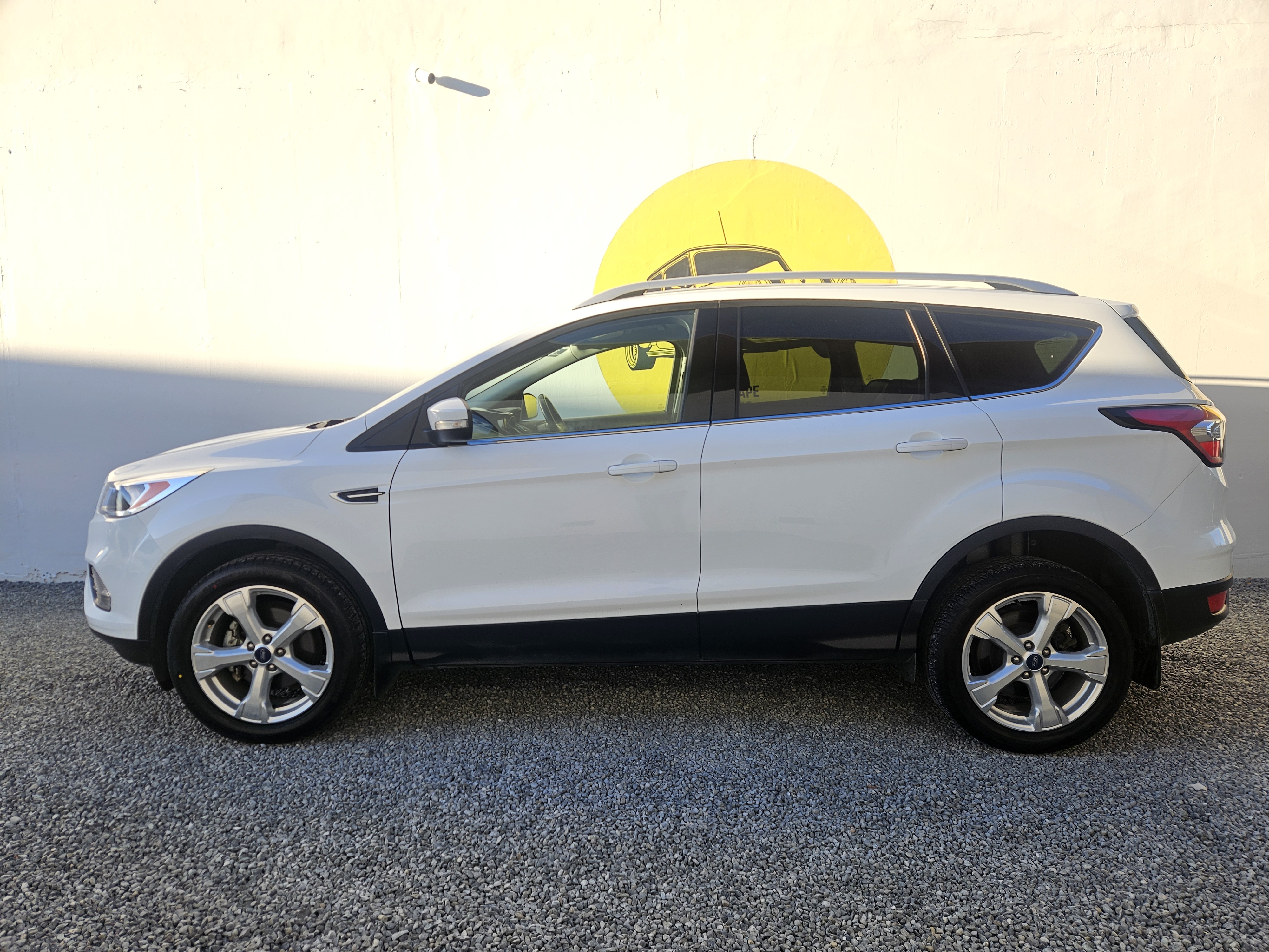 2017 Ford Escape Trend 1.5 photo 2