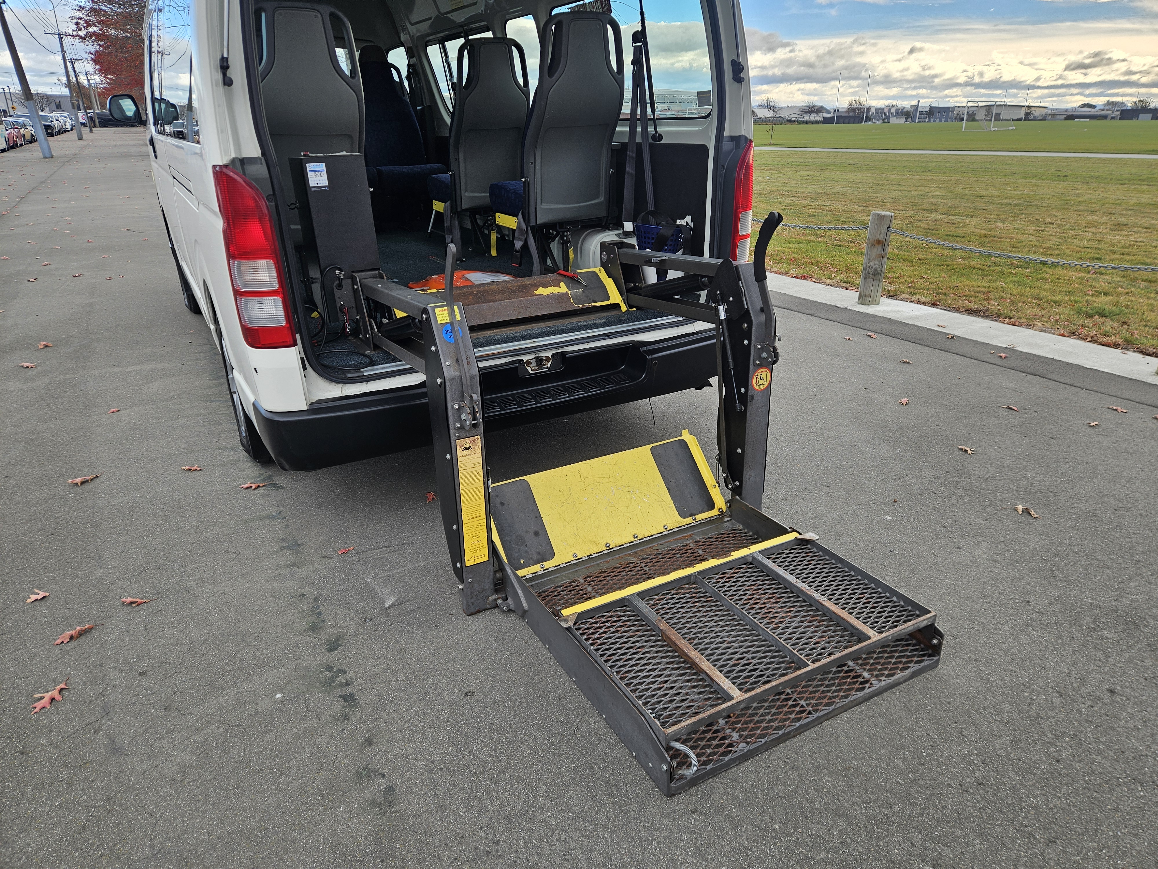 2007 Toyota Hiace T ZX Mobility photo 9